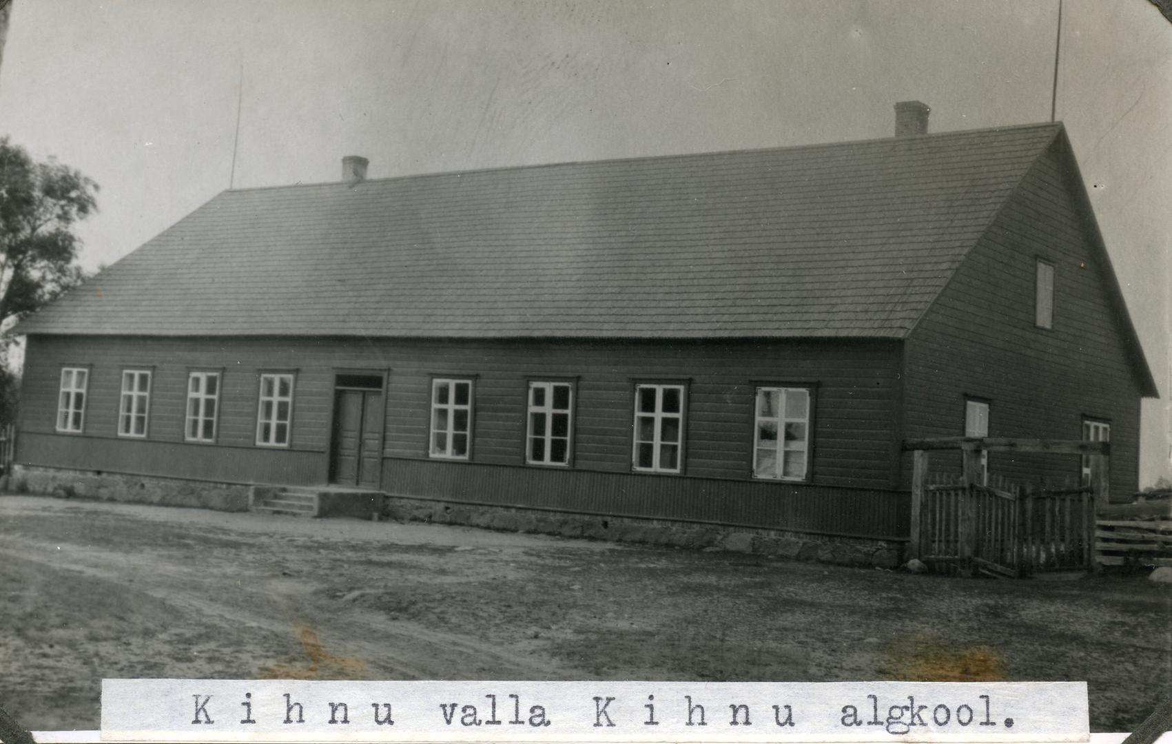 Kihnu Municipality Kihnu Algkooli building