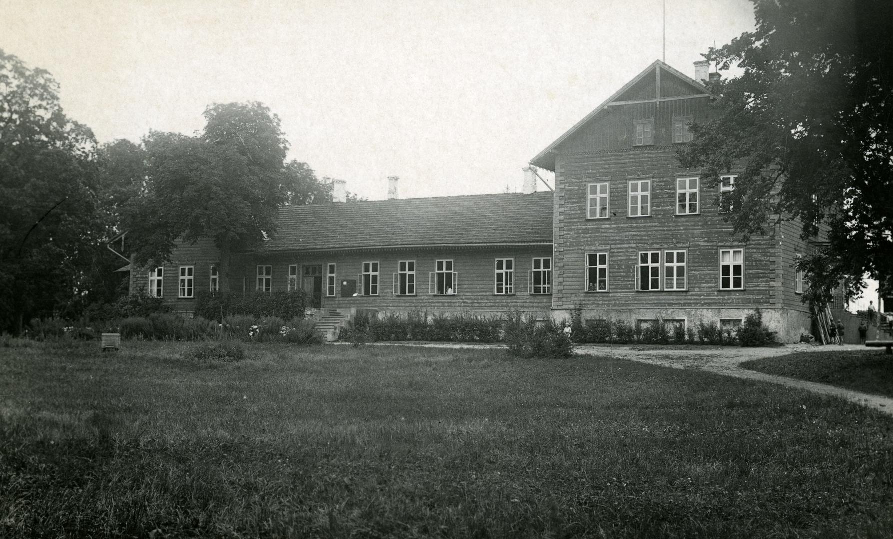 Pärsti 6-kl Start School building in Viljandimaa