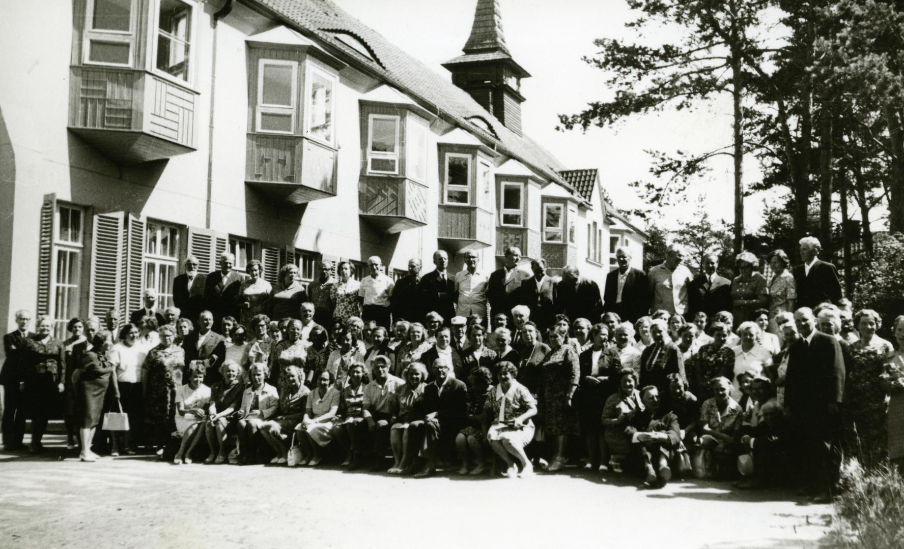Rakvere Teachers' Meeting of the Philistines of the Seminar in 1974 Kose-Lucated in Sanatorial Forest School