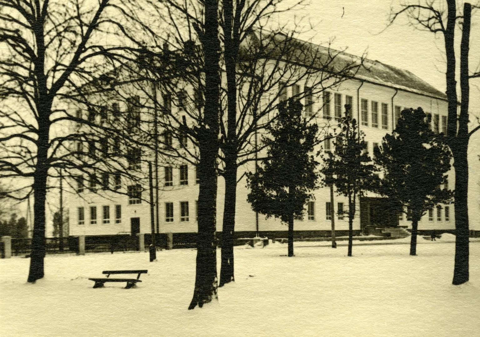 Pärnu 4. High school building