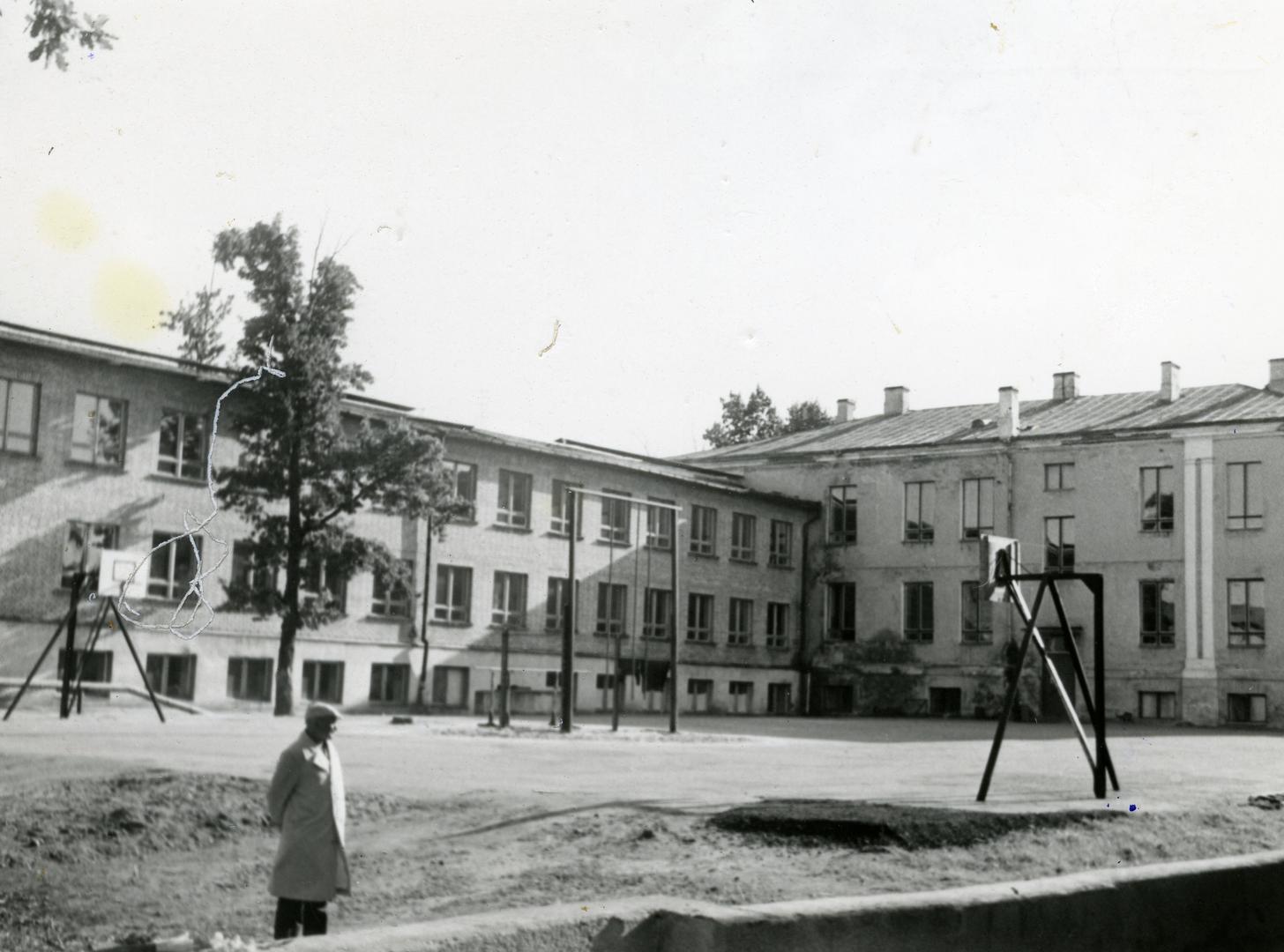 J. The oak planted around the former Võru Teacher Seminar