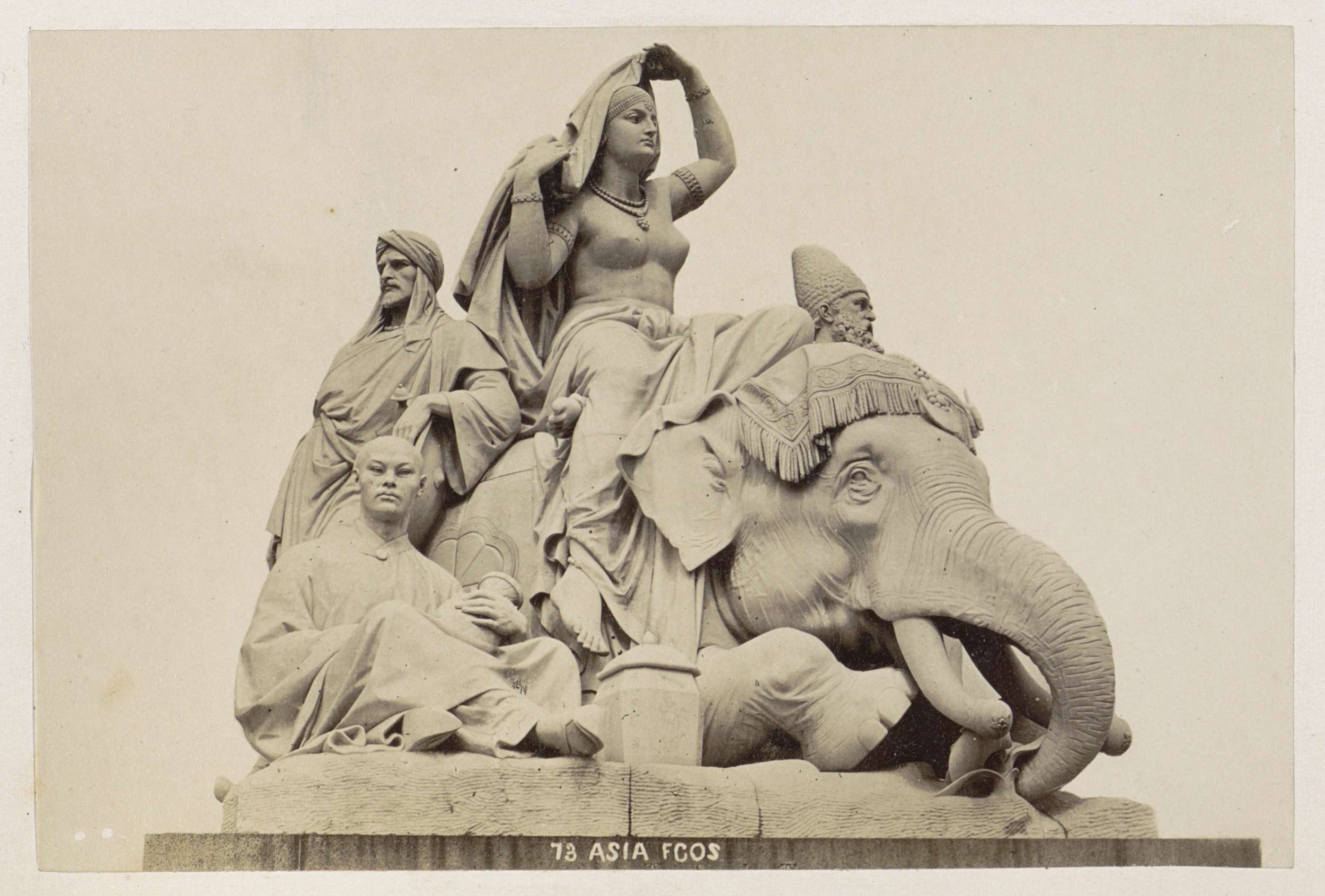 Beeldengroep aan de voet van het Albert Memorial in Londen: Azië, Asia, Albert Memorial