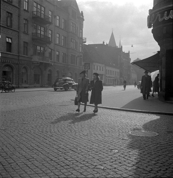 stadsgata - Gatubild - hörnet Drottningtorget/Östergatan - Foto: Gunnar Lundh / Malmö Museer