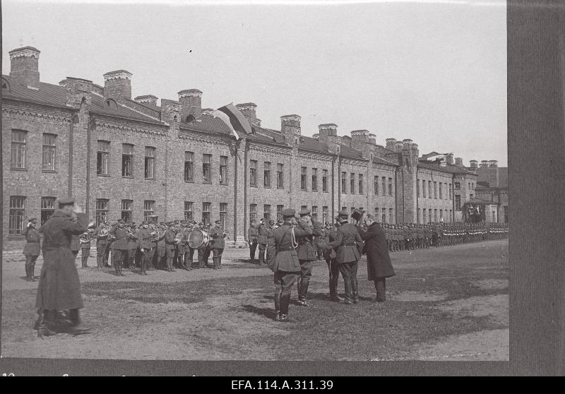 In the establishment of the Estonian state – I: National Assembly, Ministry of War and other ministries; military, military and maritime schools; Defence League and its organisation.