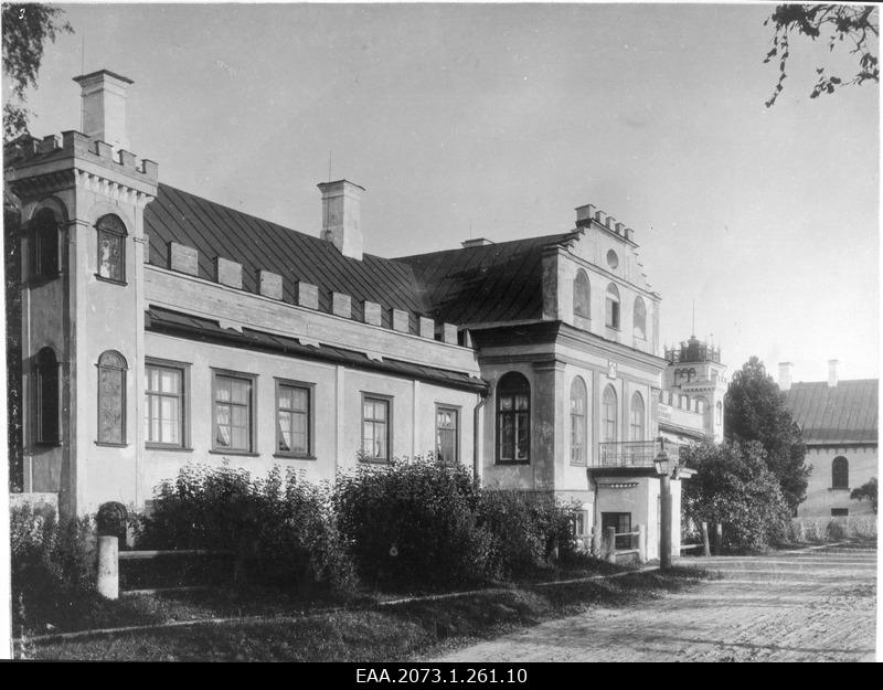 Karlova Manor Gentlemenhouse