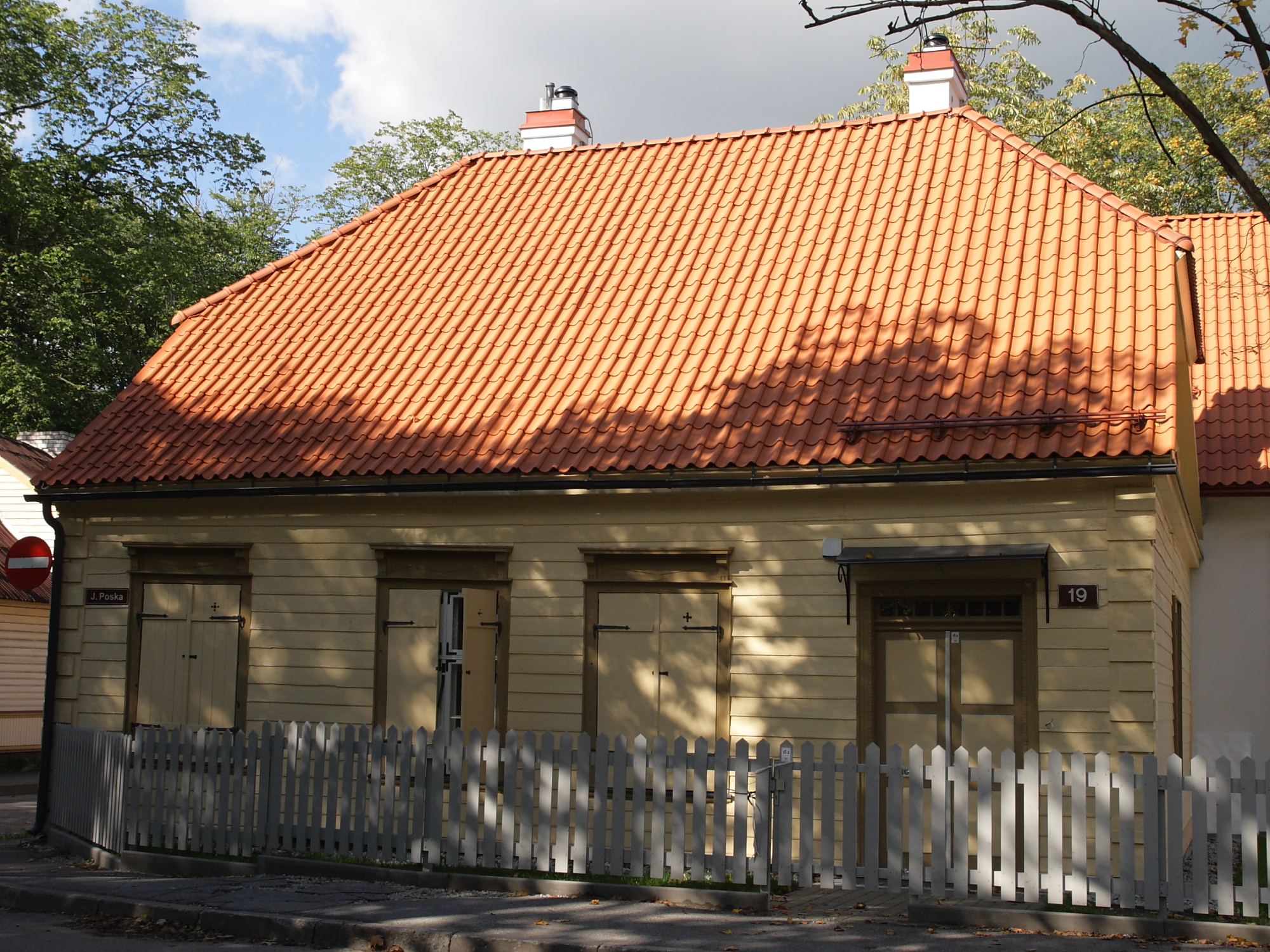 Tallinn, elamu J.Poska 19, (hoone A), 18.-19. saj