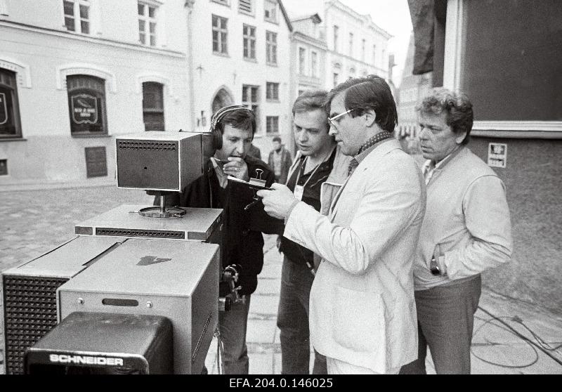 Bulgarian TV journalists I. Nennov o. Stoimenov, V. Marinov and Estonian colleague h. Lipping TV bridge during Tallinn - Sofia.