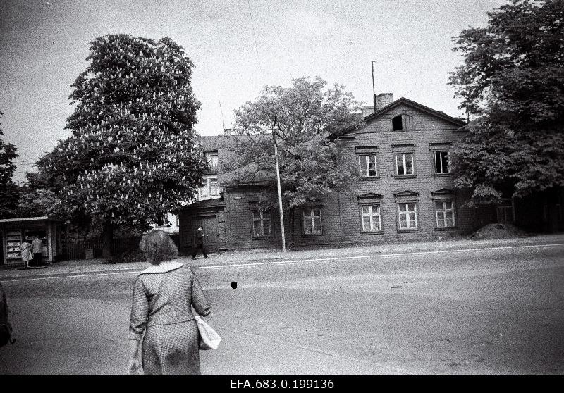 Apartment in Tartu mnt 49, where the poet Marie Under has lived.