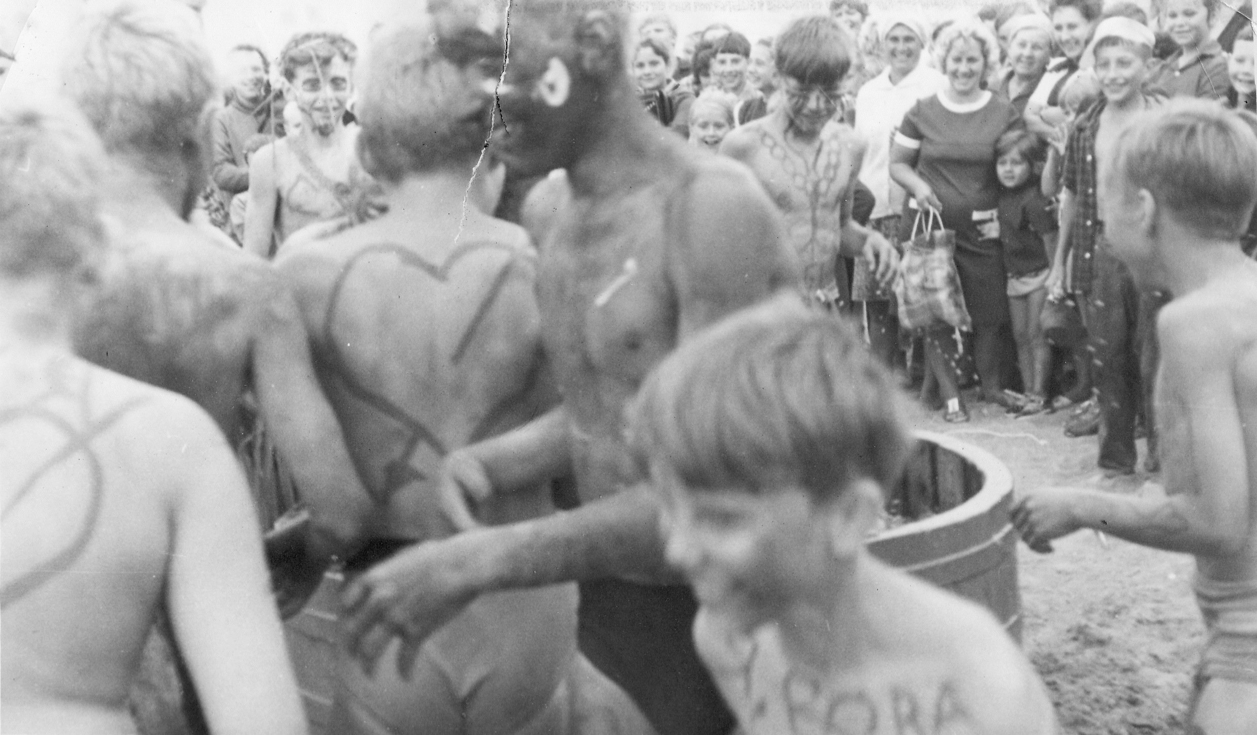 Let-Narva. The Pionier camp in the city is for them. V. Nikolayev-Tereshkov OPC-13.