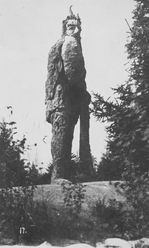 Kalevipoja kuju Nõmmel Glehni pargis