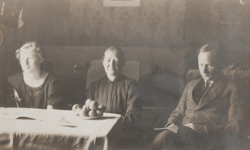 Ema Aleksander Oinase ja Selma Kurvitsaga