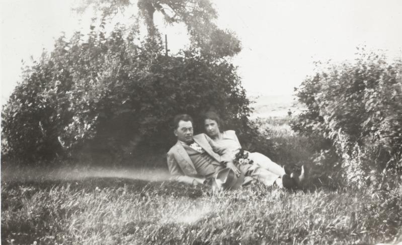 Elo ja Friedebert Tuglas Haapsalus 1932. aastal