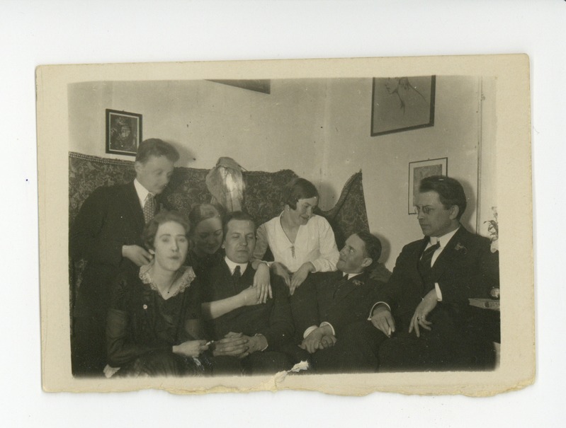 Elo Tuglas, Elsbet Markus, Alfred Koort, Virve Huik, Julius Mägiste, Friedebert Tuglas, taga Osvald Saadre, 04.1927