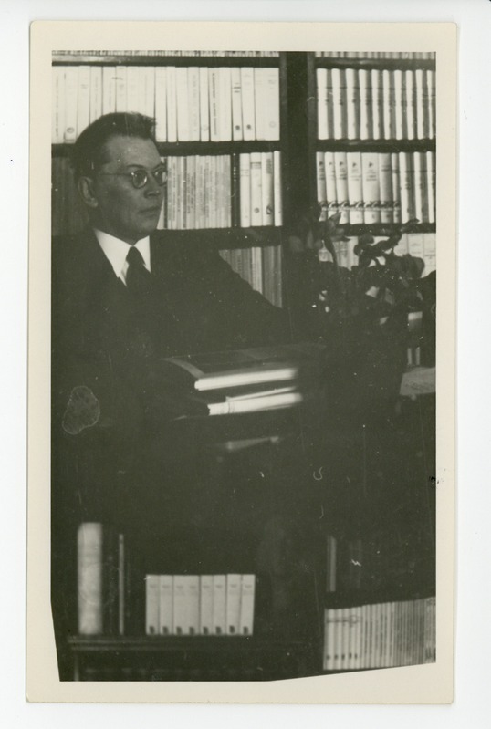 Friedebert Tuglas oma töökabinetis, 01.1938