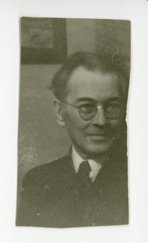 Friedebert Tuglase portree