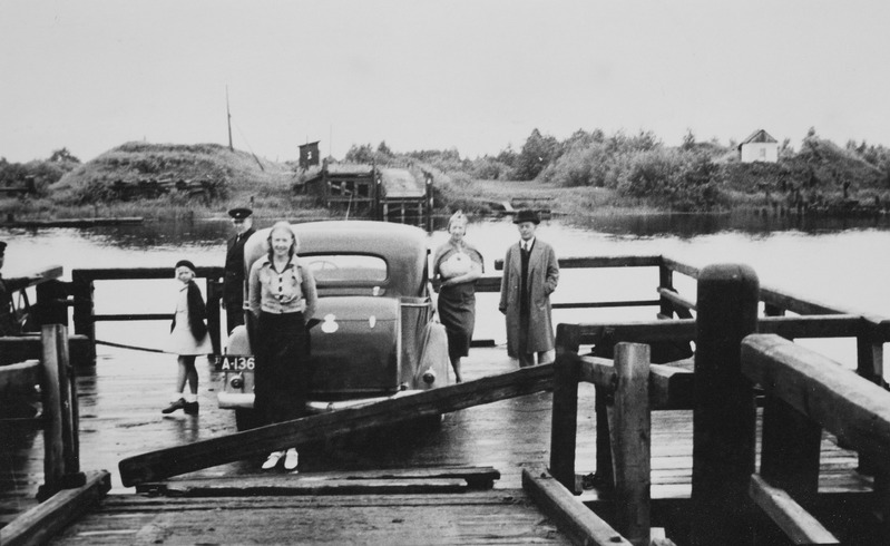 Plussa jõel, suvel 1937