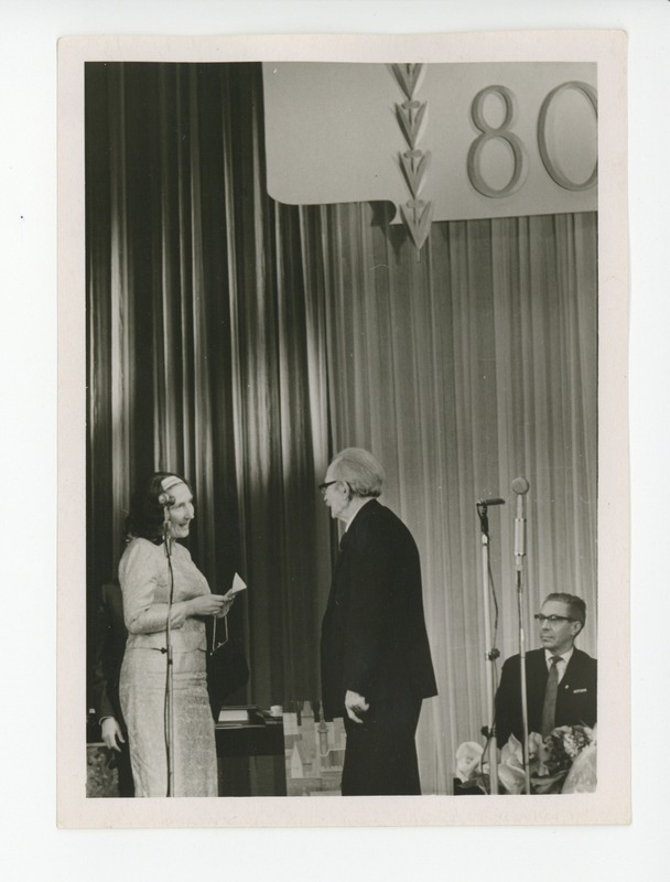 Friedebert Tuglast tervitab Helene Siimisker