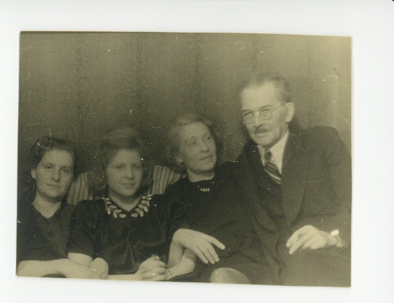 Helga Kohlap, Elo Kurvits, Elo Tuglas ja Friedebert Tuglas