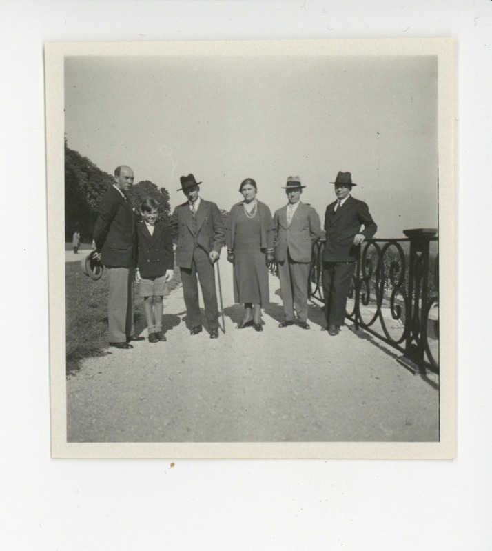 Koos saadik Karl Pusta perekonnaga Pariisis ja selle ümbruses, 1931