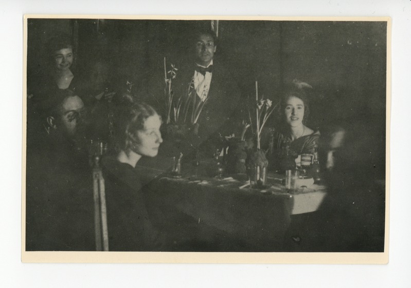 Seltskond laua ümber ''Pallas'' 1920-1921