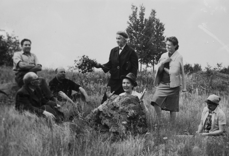 Matkaseltskond looduses puhkehetkel