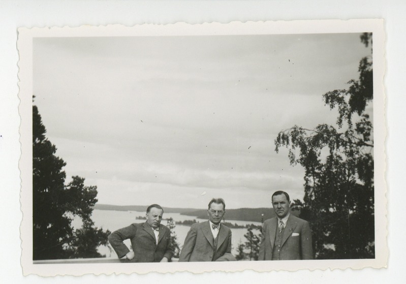 Valter Treumann, Friedebert Tuglas ja Richard Kleis Keisarinharjul, juuni 1938