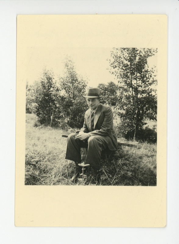 Friedebert Tuglas Ahjal endise Ülemise järve ääres, juuli 1938