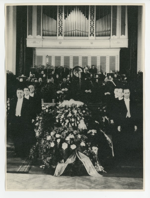 Ernst Särgava põrm Estonia kontsertsaalis 12.05.1958