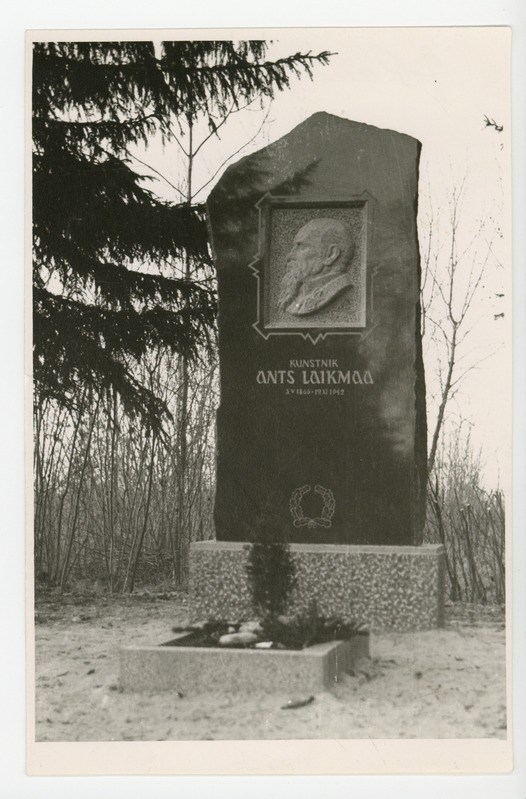 Juhan Raudsepp, Ants Laikmaa graniidist hauakivi Taeblas, 1956