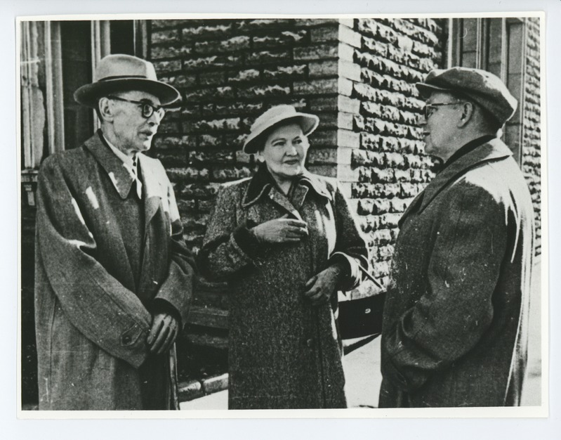 Friedebert Tuglas, Eeva Niinivaara, Harri Moora, 09.1956