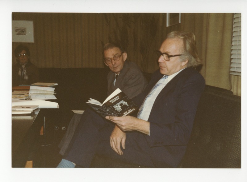 Heino Ahven ja Aleksander Suuman Tuglase Majamuuseumis, 24.11.1983