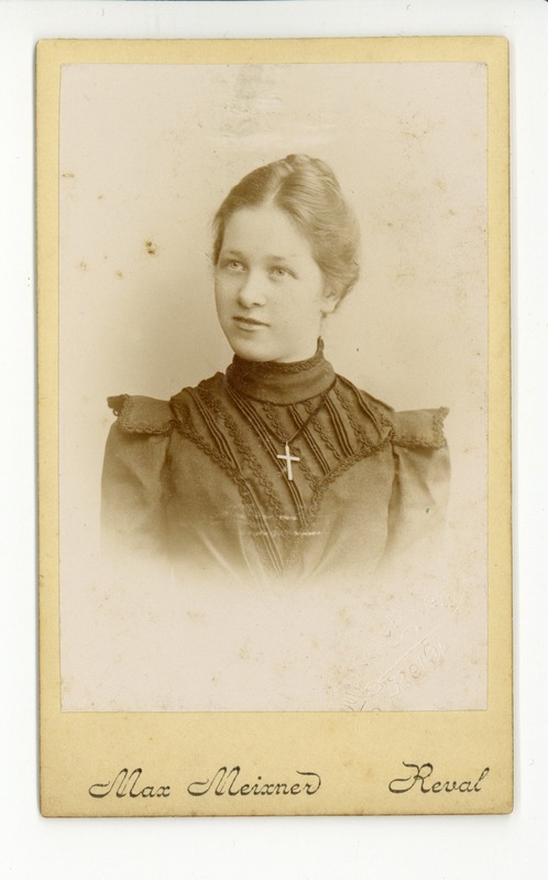 Marie Under, 1899