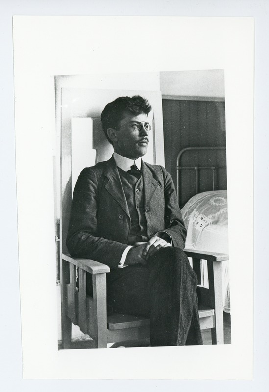 Friedebert Tuglas tugitoolis 1910