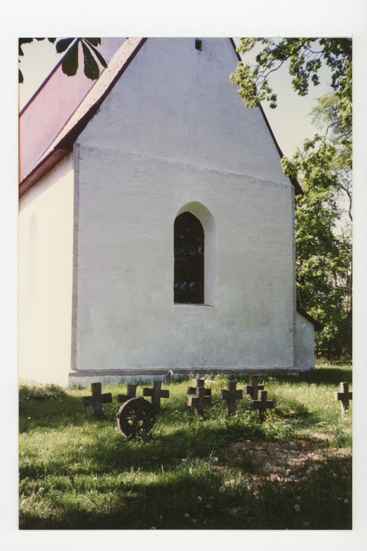 Kolila küla Ridala kirikuaed kiviristidega