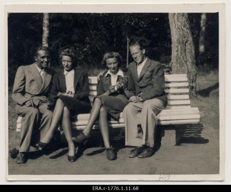 Raimond Valgre with Eduard Rägo and unknown women sitting on the bench in Pärnu