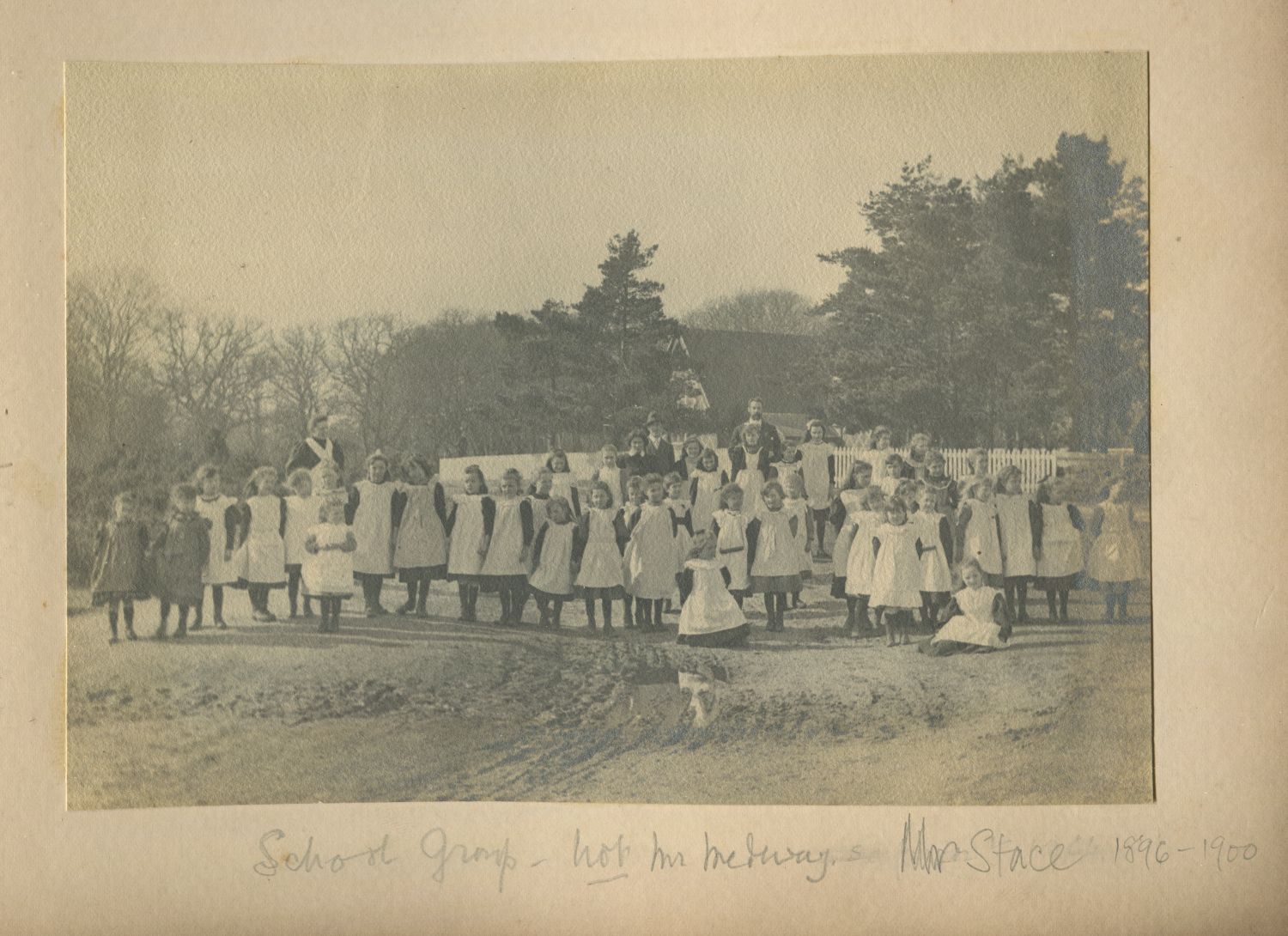 School girls, Burley