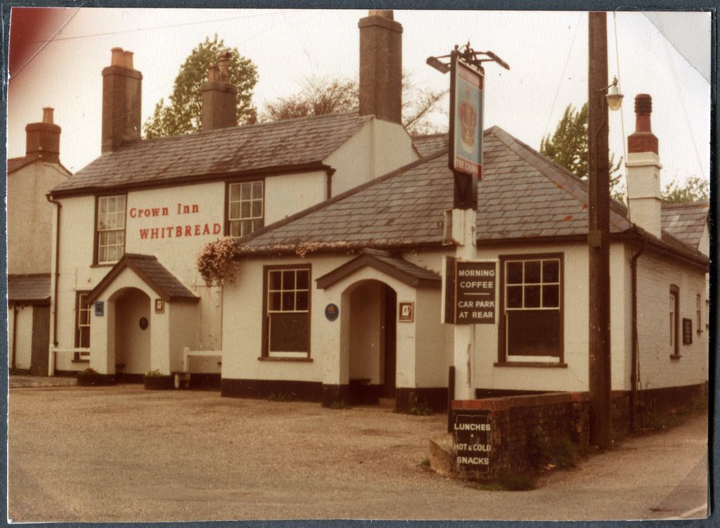 "The Crown" at Everton - probably once resplendant in thatch. June 1981