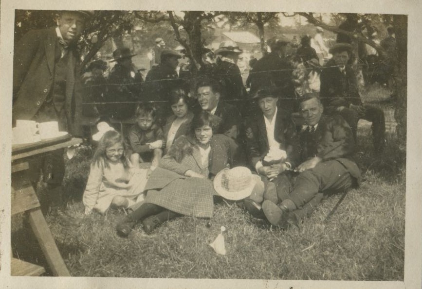 Orchard Tea Gardens, hassocks, Whit Monday, 1920