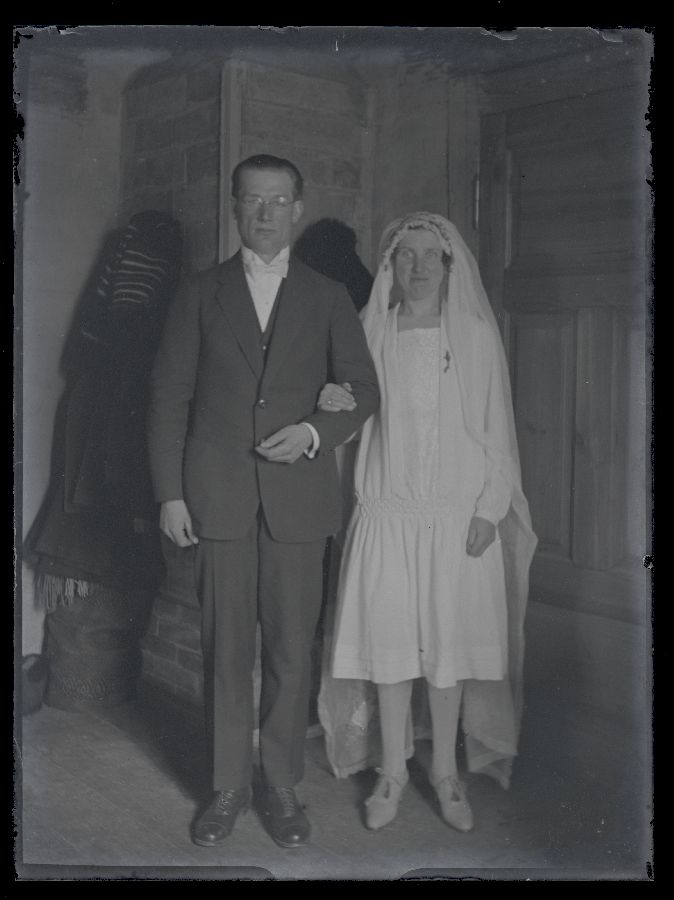 Pulmafoto, pildistatud toas.