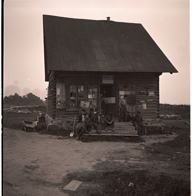 Tartumaa, väike kauplus maakohas.