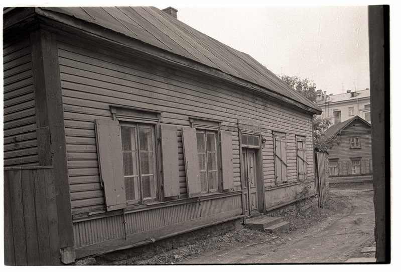 Tallinn. Ühekordne puuhoone Väike-Kompassi t. 6