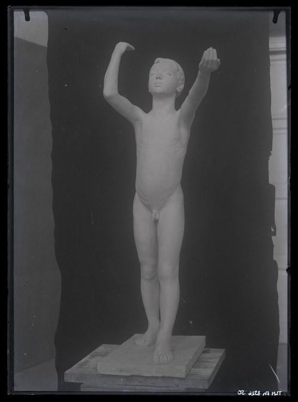 J. Koort "Poisikese figuur", umbes 1920. aastast.
