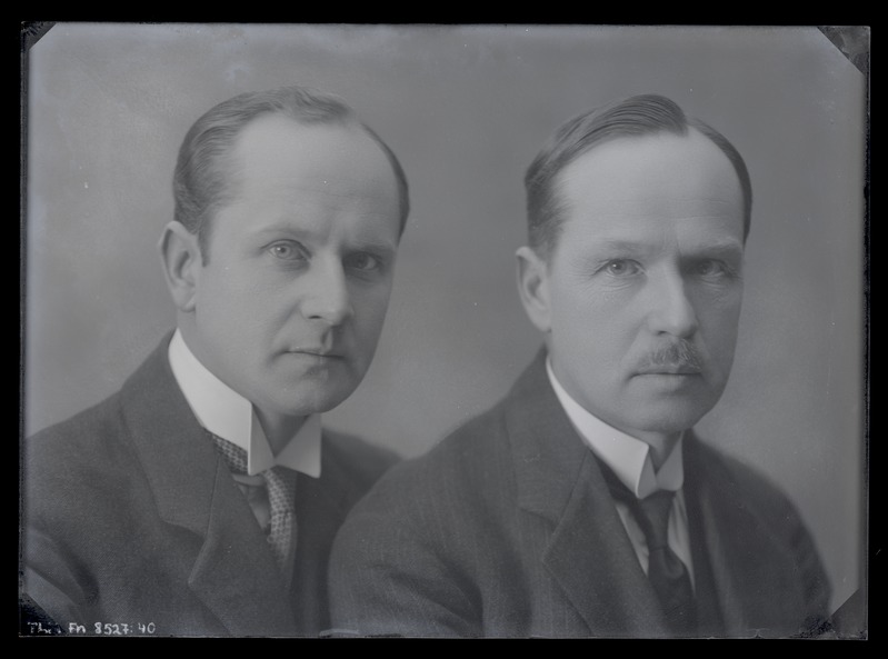 Johannes ja Peeter Parikaste kaksikportree, umbes 1930. aastast.
