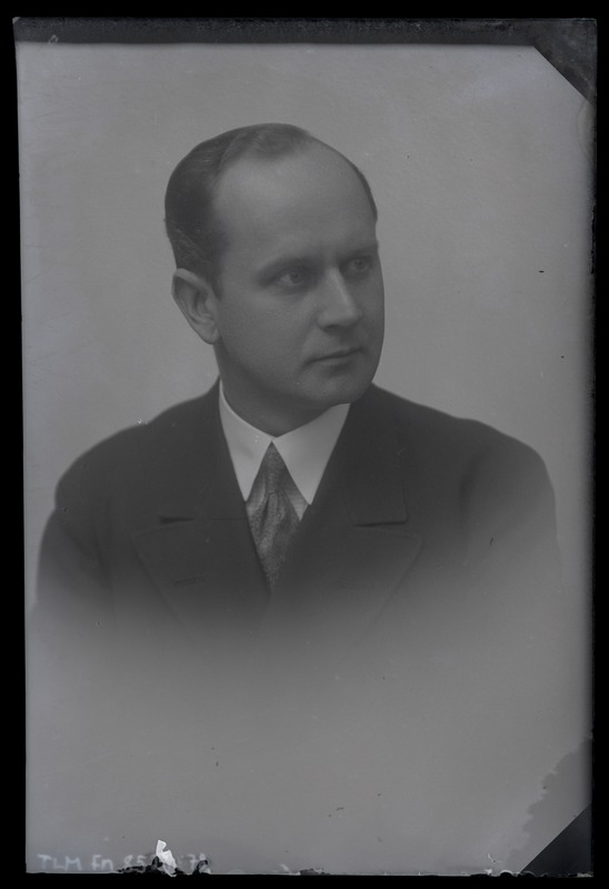 Peeter Parikase portreefoto umbes 1925. aastast.