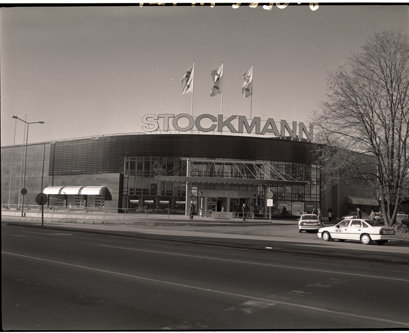Stockmann'i kaubamaja sissepääs, Liivalaia tänav 53.