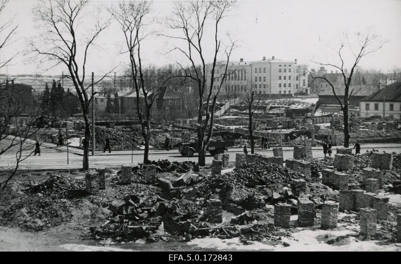 Crushed ruins at the corner of the Star and Park Street.