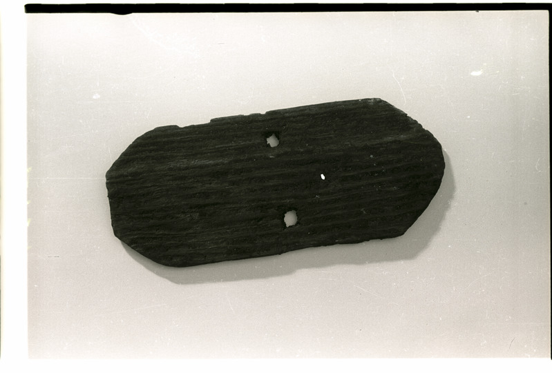 Tallinn, leide arheoloogilistelt kaevamistelt Toompeal, puust lauatükk.