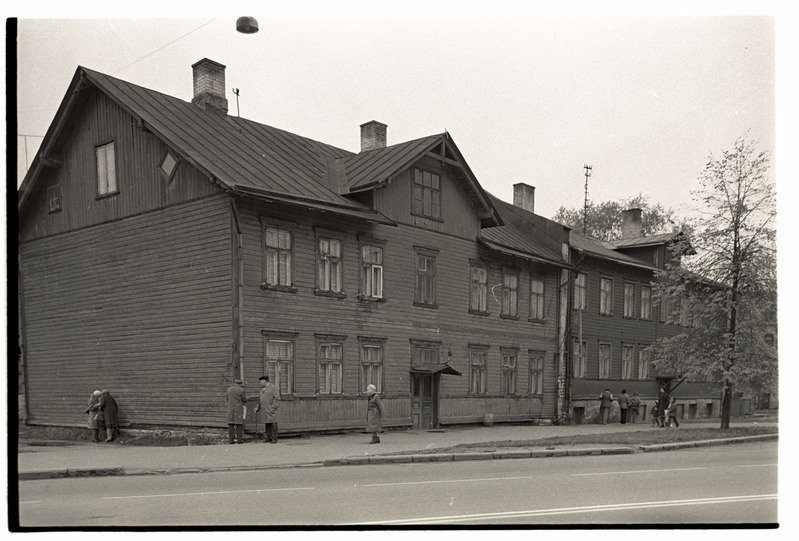 Tallinn. Kahekordne puuhoone Kingissepa t. 57