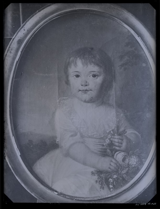 Lapse portree lillekorviga, õlimaal ovaalses raamis 19. sajandi algusest.