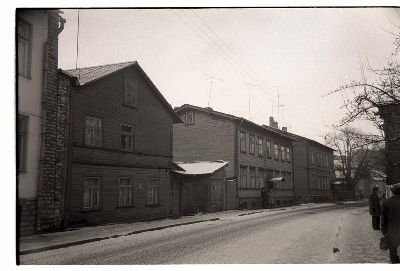 Tallinn. Tatari 16, 14, 12 majad vasakult paremale